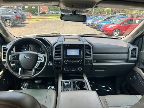 Used 2018 Ford Expedition Max XLT w/ Equipment Group 202A AWD/4WD image 20