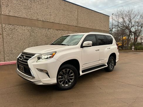 Used 2018 Lexus GX 460 image 2