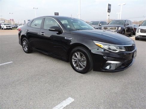 Used 2020 Kia Optima LX image 3