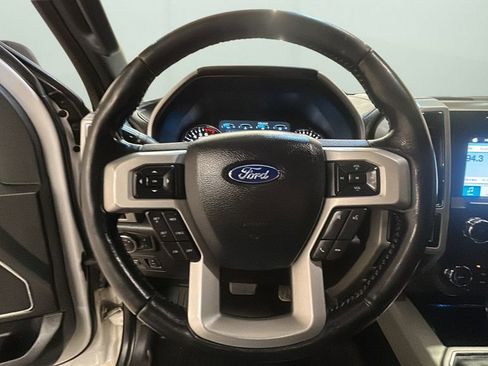 Used 2019 Ford F150 Lariat image 12