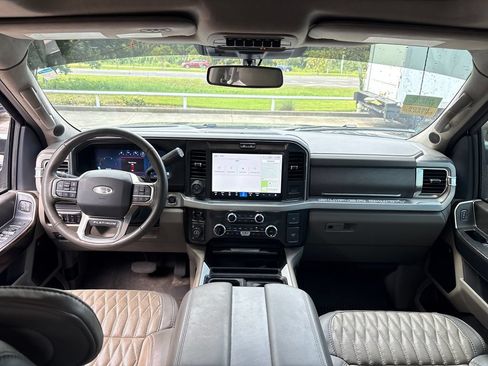 Used 2025 Ford F250 Platinum w/ Platinum Plus Package AWD/4WD image 7