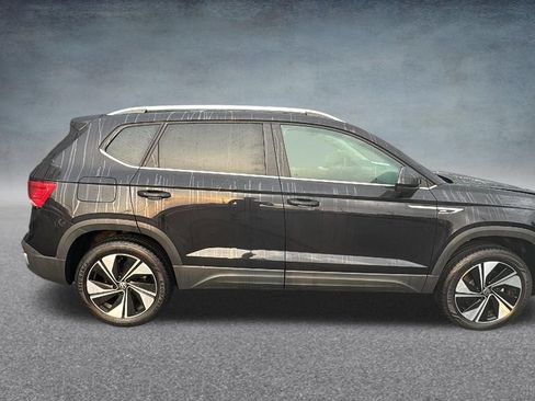 Used 2024 Volkswagen Taos SE AWD/4WD image 30
