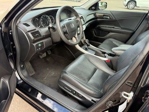 Used 2015 Honda Accord Touring image 9