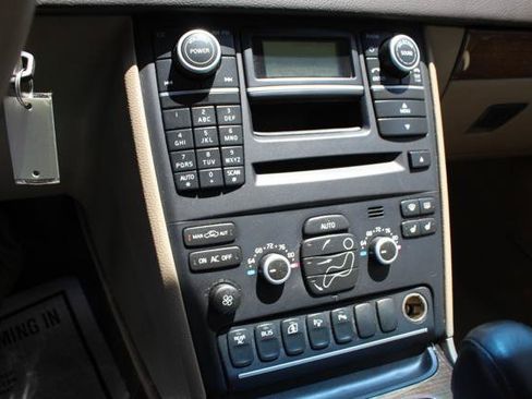 Used 2011 Volvo XC90 3.2 FWD image 17