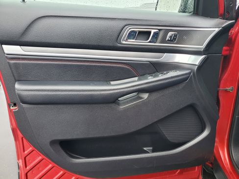 Used 2018 Ford Explorer Sport w/ Equipment Group 401A image 12