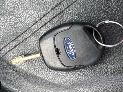Used 2010 Ford Transit Connect XLT FWD image 37