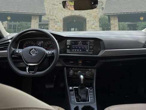 Used 2020 Volkswagen Jetta SE FWD image 16
