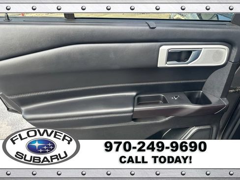 Used 2020 Ford Explorer Platinum w/ Premium Technology Package AWD/4WD image 21