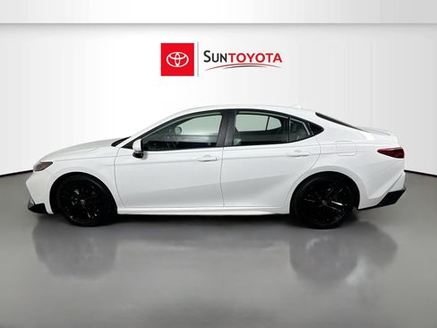 Used 2025 Toyota Camry SE w/ Convenience Package FWD image 7
