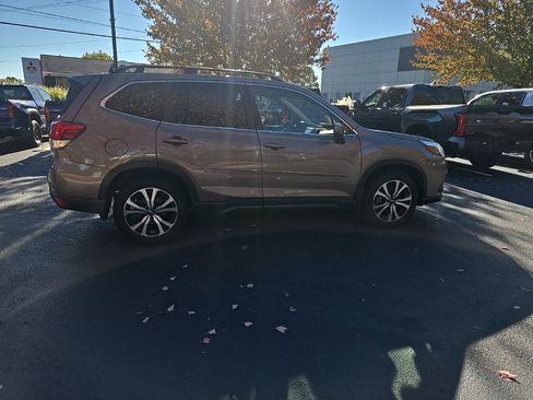 Used 2023 Subaru Forester Limited image 8