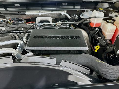 Used 2024 GMC Sierra 2500 AT4 w/ AT4 Premium Plus Package AWD/4WD image 32