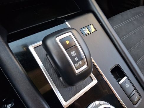 Used 2024 Mitsubishi Outlander SE image 30