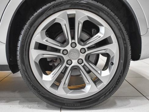 Used 2018 Audi Q3 2.0T Premium w/ Convenience Package AWD/4WD image 14
