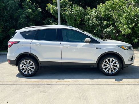 Used 2017 Ford Escape Titanium FWD image 8