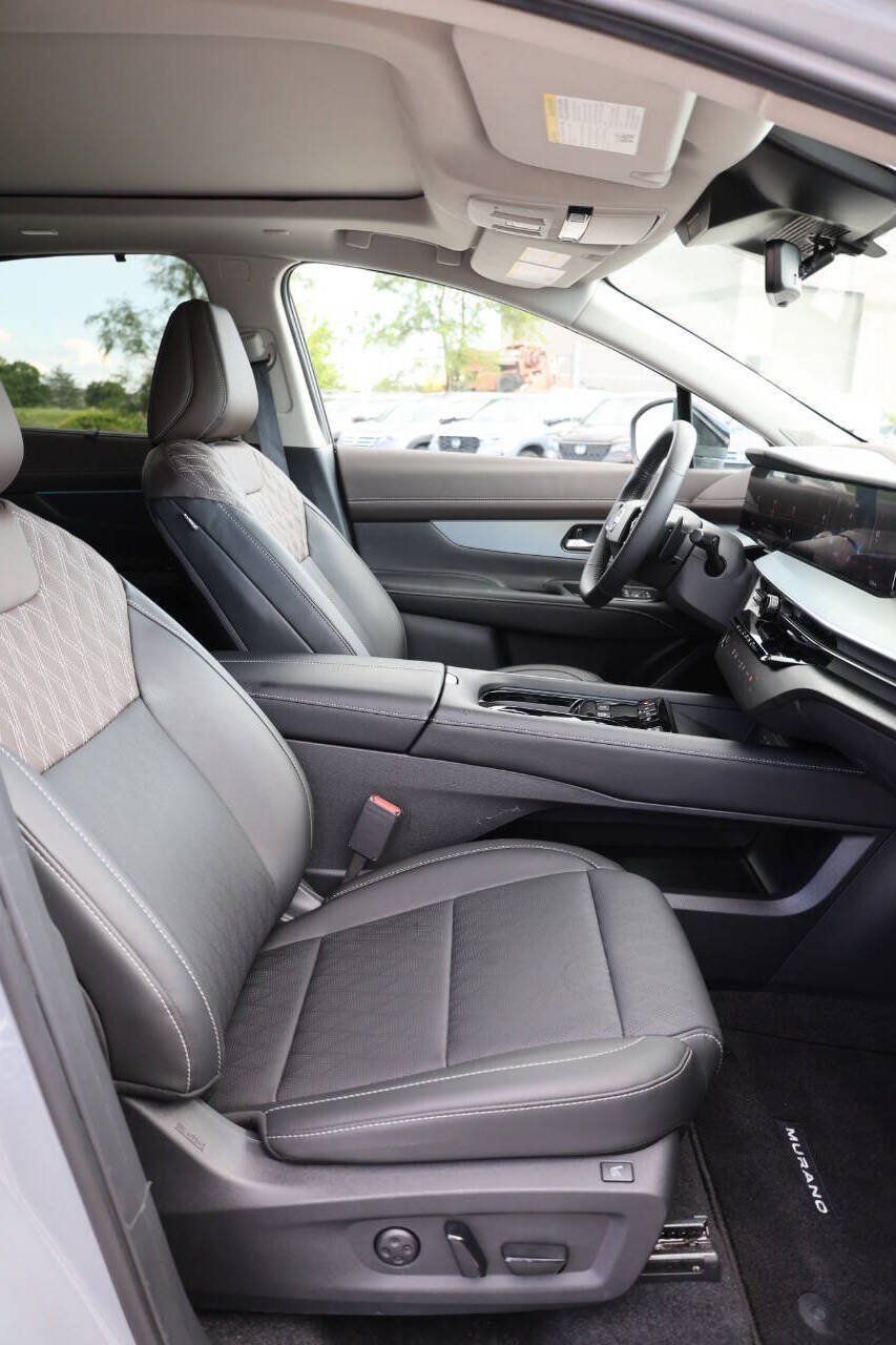 Used 2025 Nissan Murano Platinum w/ Cargo Package AWD/4WD image 15
