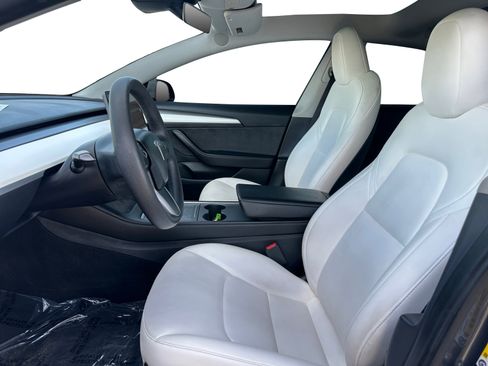 Used 2023 Tesla Model 3 Standard Range RWD image 9