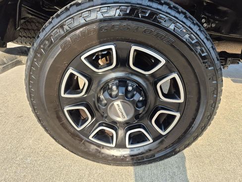 Certified 2024 Ford F250 Platinum image 29