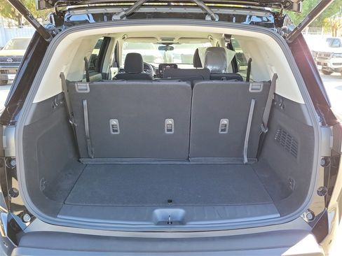 New 2025 Nissan Pathfinder SV image 14