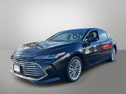 Used 2021 Toyota Avalon Limited image 27