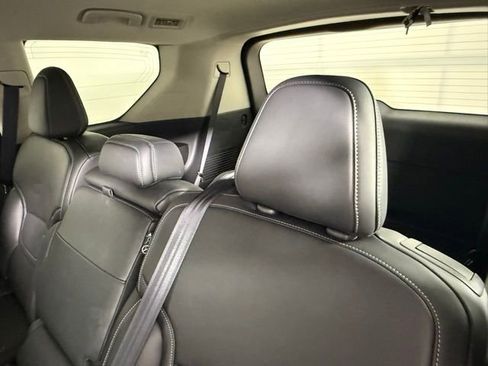 Used 2025 Nissan Armada SV RWD image 37