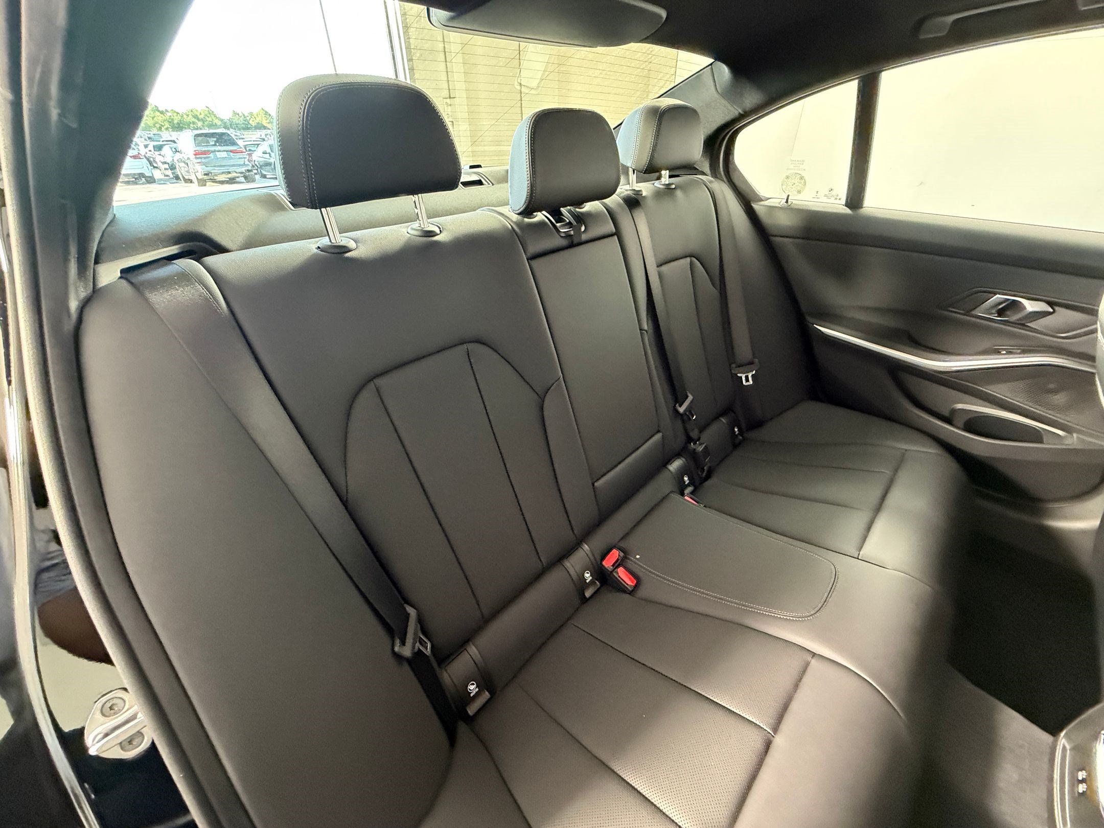 Used 2026 BMW 330i Sedan w/ Premium Package RWD image 33