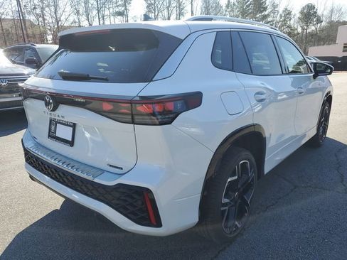 New 2026 Volkswagen Tiguan SEL R-Line image 4