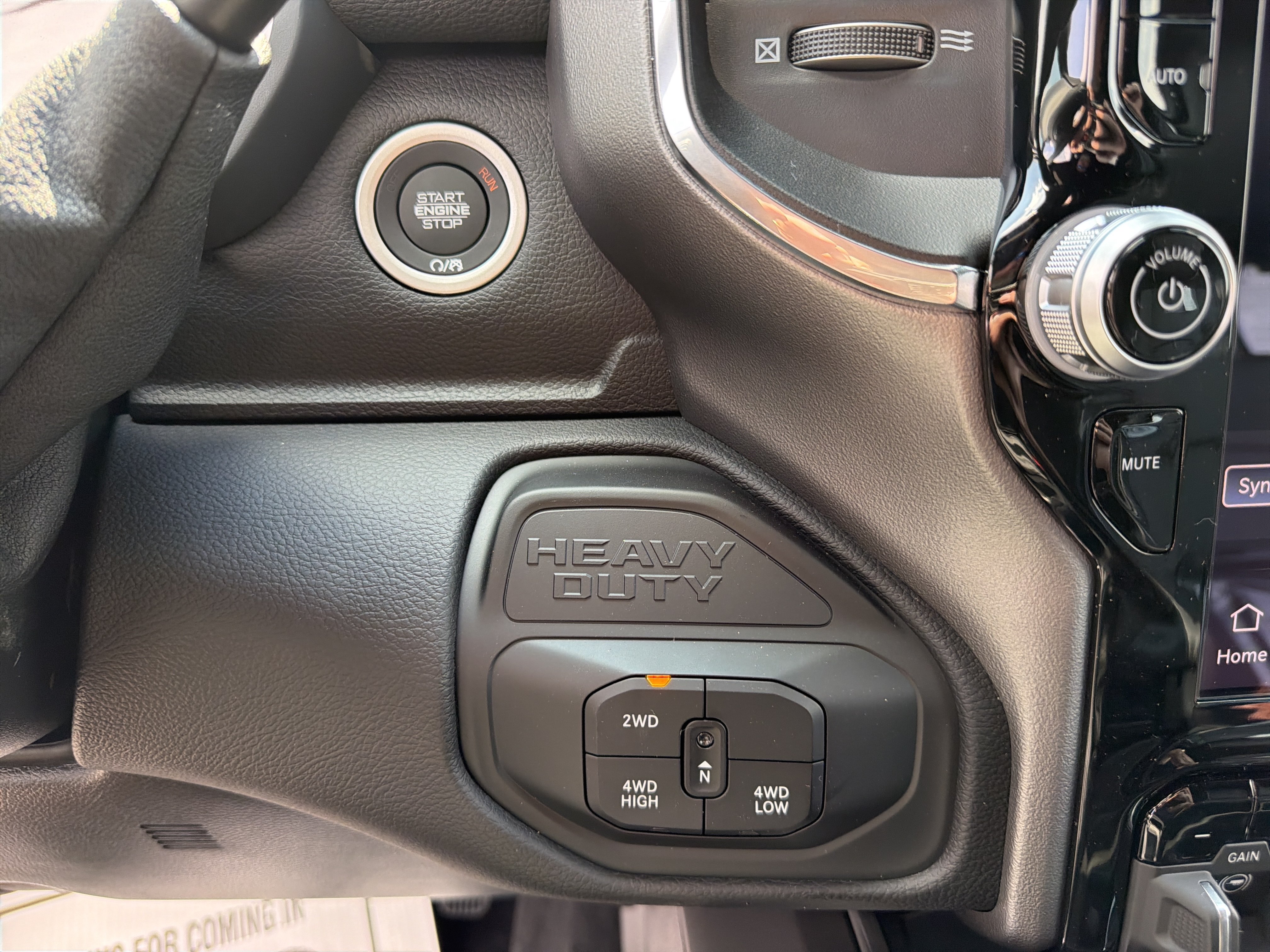 New 2027 RAM 2500 Laramie AWD/4WD image 23