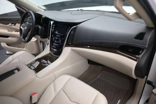 Used 2018 Cadillac Escalade ESV Premium Luxury AWD/4WD image 30