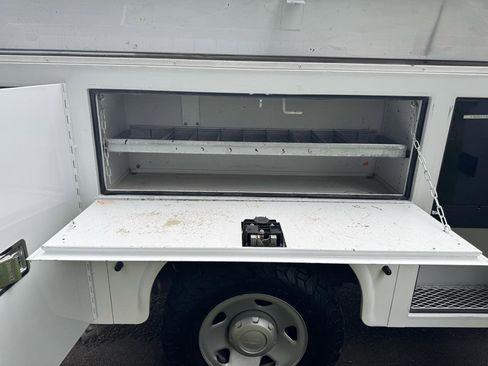 Used 2009 Ford F350 XLT RWD image 41