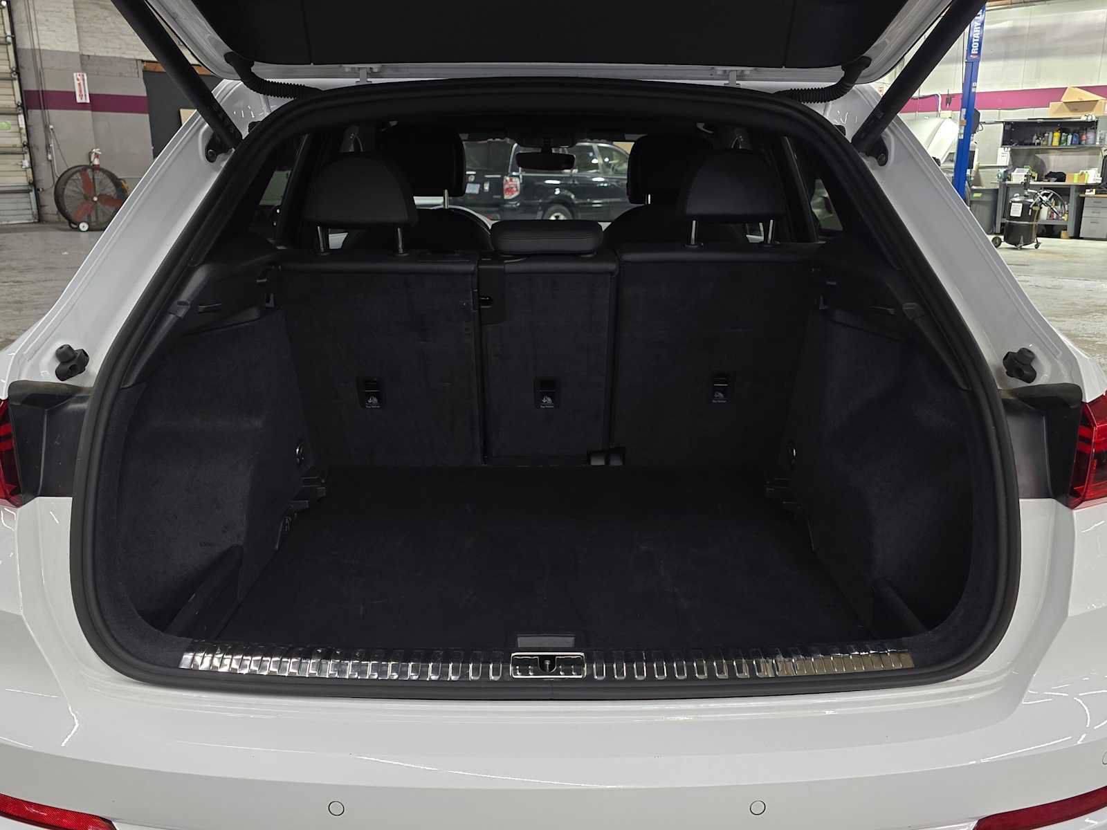 Used 2025 Audi Q3 2.0T Premium AWD/4WD image 14