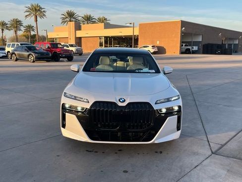 Used 2023 BMW 740i w/ Executive Package image 4