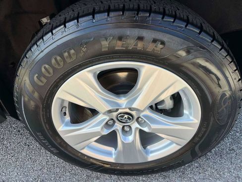 Used 2019 Toyota RAV4 XLE w/ Convenience Package AWD/4WD image 36