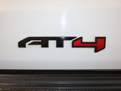 Used 2024 GMC Yukon AT4 w/ Technology Package AWD/4WD image 37
