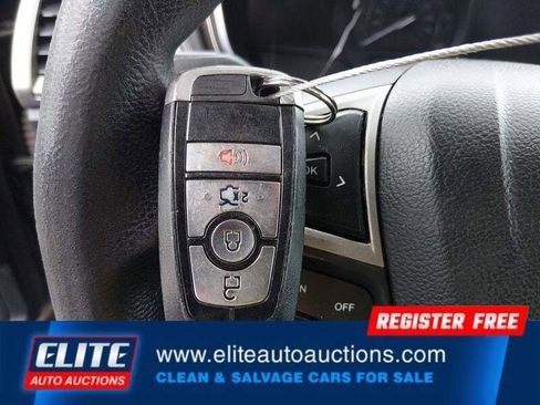 Used 2018 Ford Fusion SE image 22