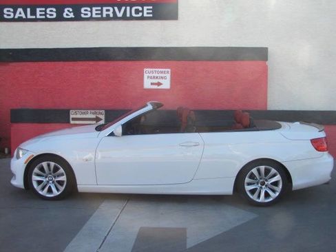 Used 2013 BMW 328i Convertible image 2