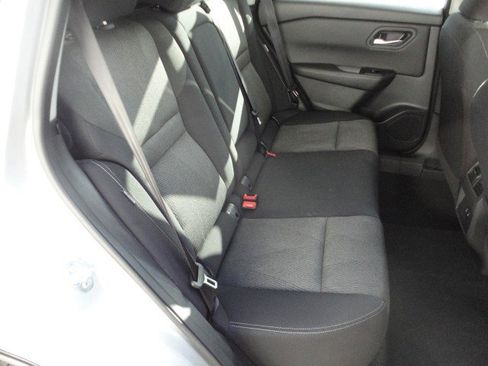 Used 2025 Nissan Rogue SV image 16