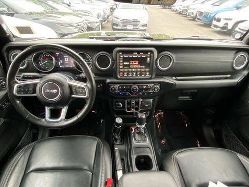 Used 2022 Jeep Wrangler Unlimited Sahara w/ Cold Weather Group AWD/4WD image 13