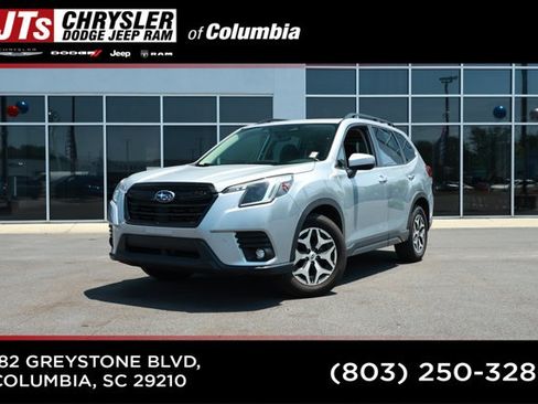 Used 2024 Subaru Forester Premium AWD/4WD image 1