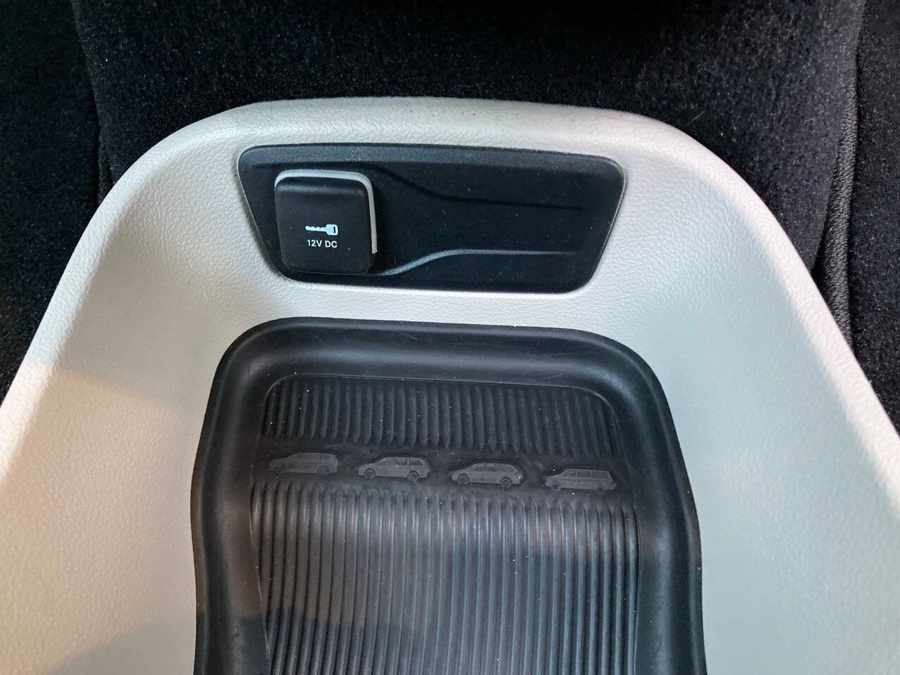 Used 2023 Chrysler Pacifica Touring-L FWD image 28