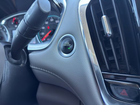 Used 2020 Chevrolet Traverse LT w/ LT Premium Package image 20