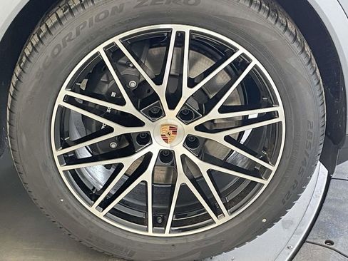 New 2026 Porsche Cayenne AWD/4WD image 14