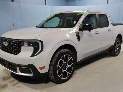 Used 2025 Ford Maverick Lariat image 26