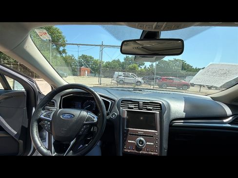 Used 2020 Ford Fusion Titanium AWD/4WD image 10