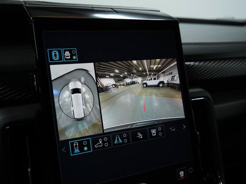 New 2026 GMC Yukon XL AT4 w/ AT4 Premium Plus Package AWD/4WD image 43