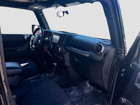 Used 2015 Jeep Wrangler Unlimited Sport w/ Connectivity Group AWD/4WD image 26