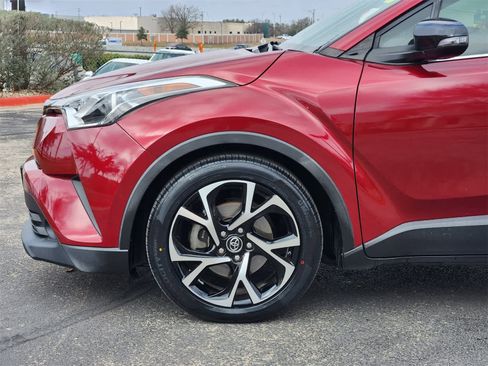 Used 2019 Toyota C-HR Limited image 8