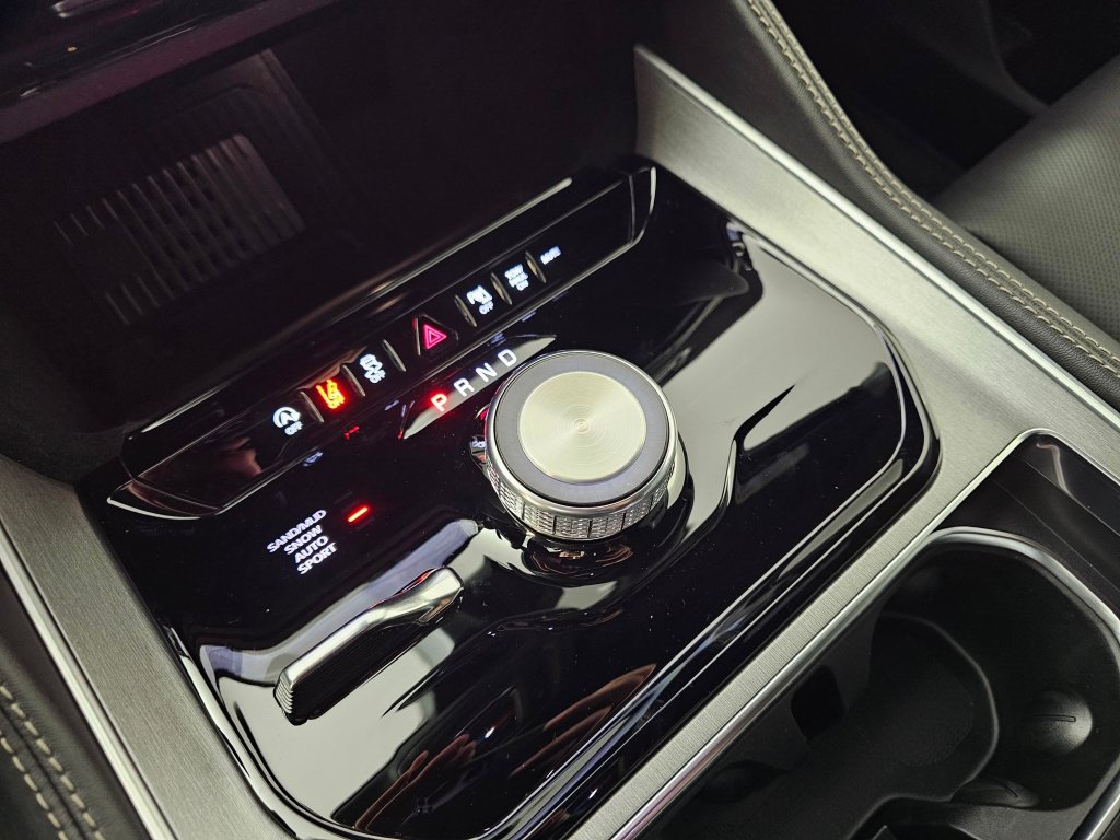 New 2026 Jeep Grand Wagoneer Limited AWD/4WD image 33
