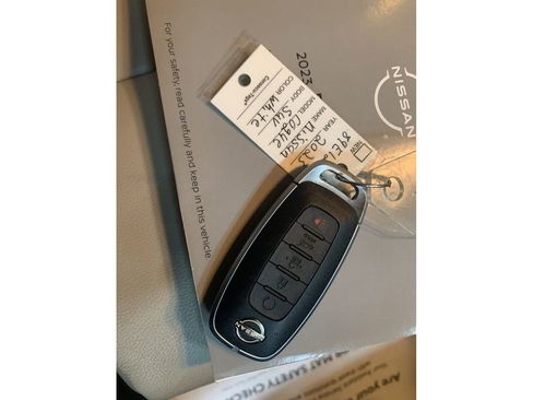 Used 2023 Nissan Rogue SL w/ SL Premium Package image 34