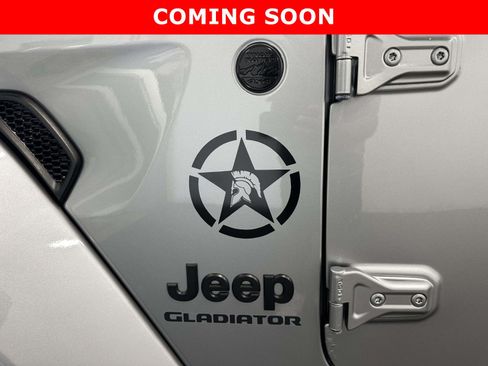 Used 2021 Jeep Gladiator Sport AWD/4WD image 12