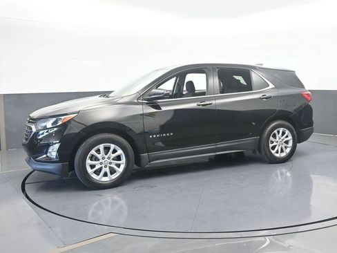 Used 2020 Chevrolet Equinox LT image 2